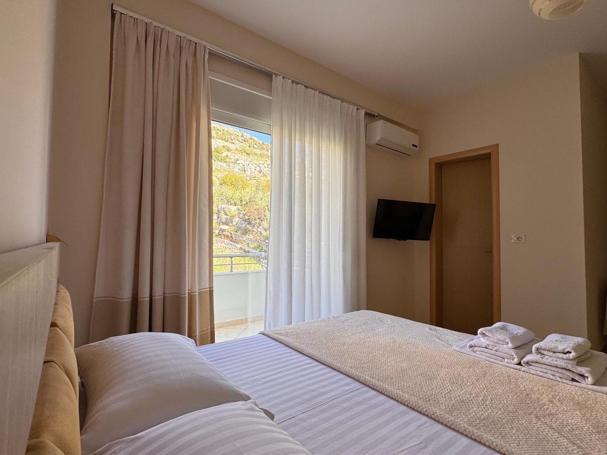 Vila Majola Sarandë Exterior foto